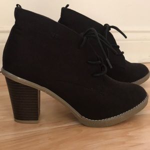 Old Navy black suede booties